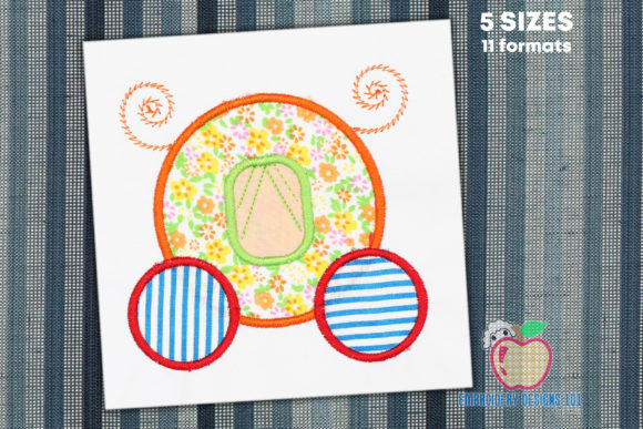 Review: A Carriage in Red Green Color Applique for Holidays
